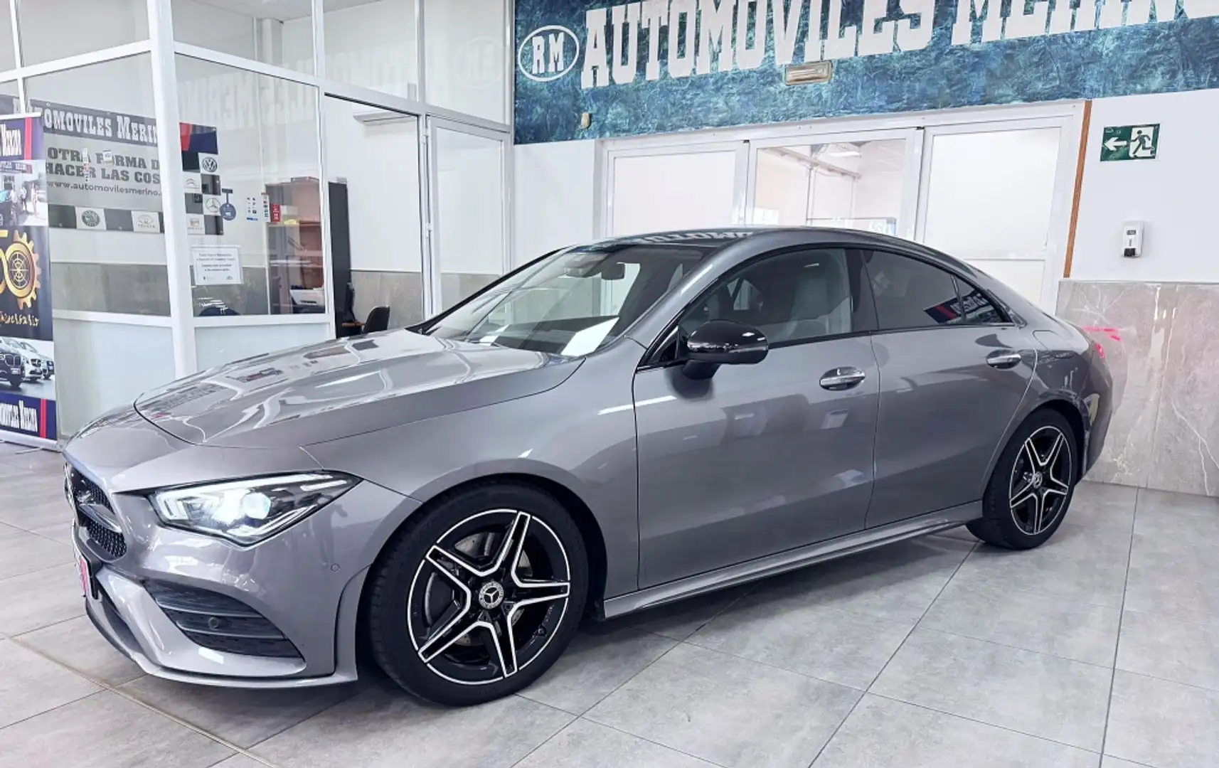 Mercedes-Benz MERCEDES-BENZ Clase CLA Deportivo  Automático de Gri - 2