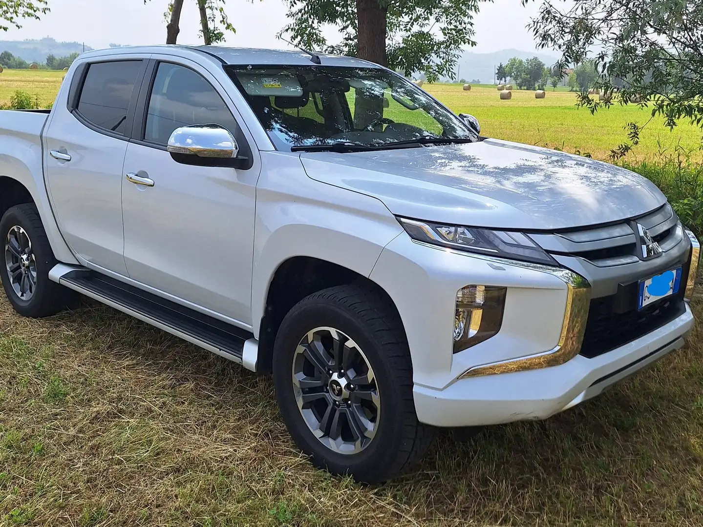 Mitsubishi L200 L200 dcab 2.3d Intense Pack Intouch 4wd 150cv auto Bianco - 1