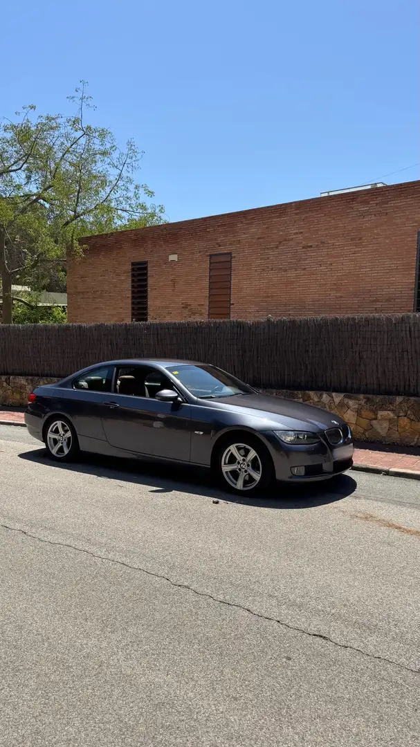 BMW 325 325i Coupé - 2