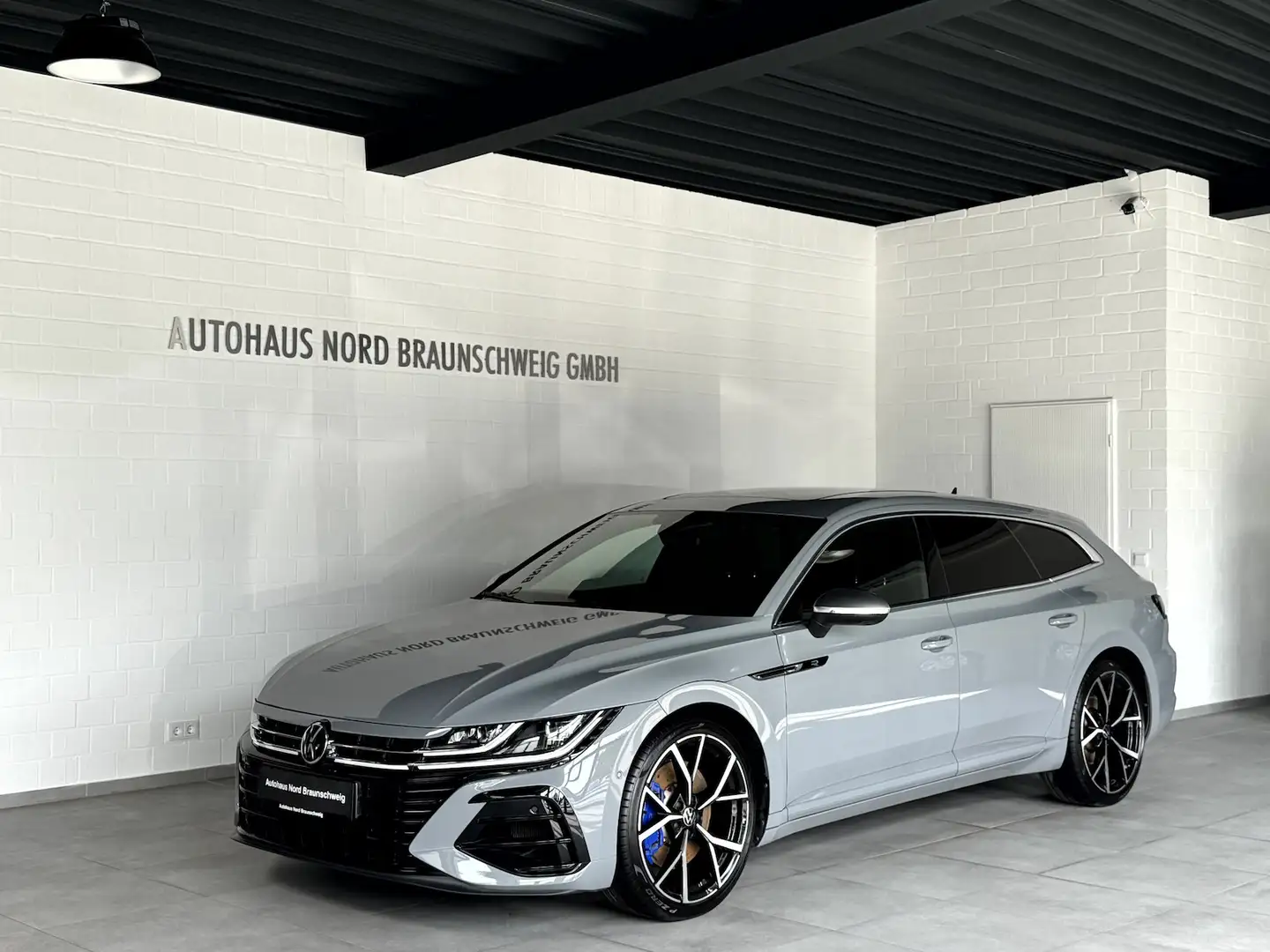 Volkswagen Arteon Shooting Brake R 2.0 TSI*IQ*Pano*AHK*360* Grau - 1