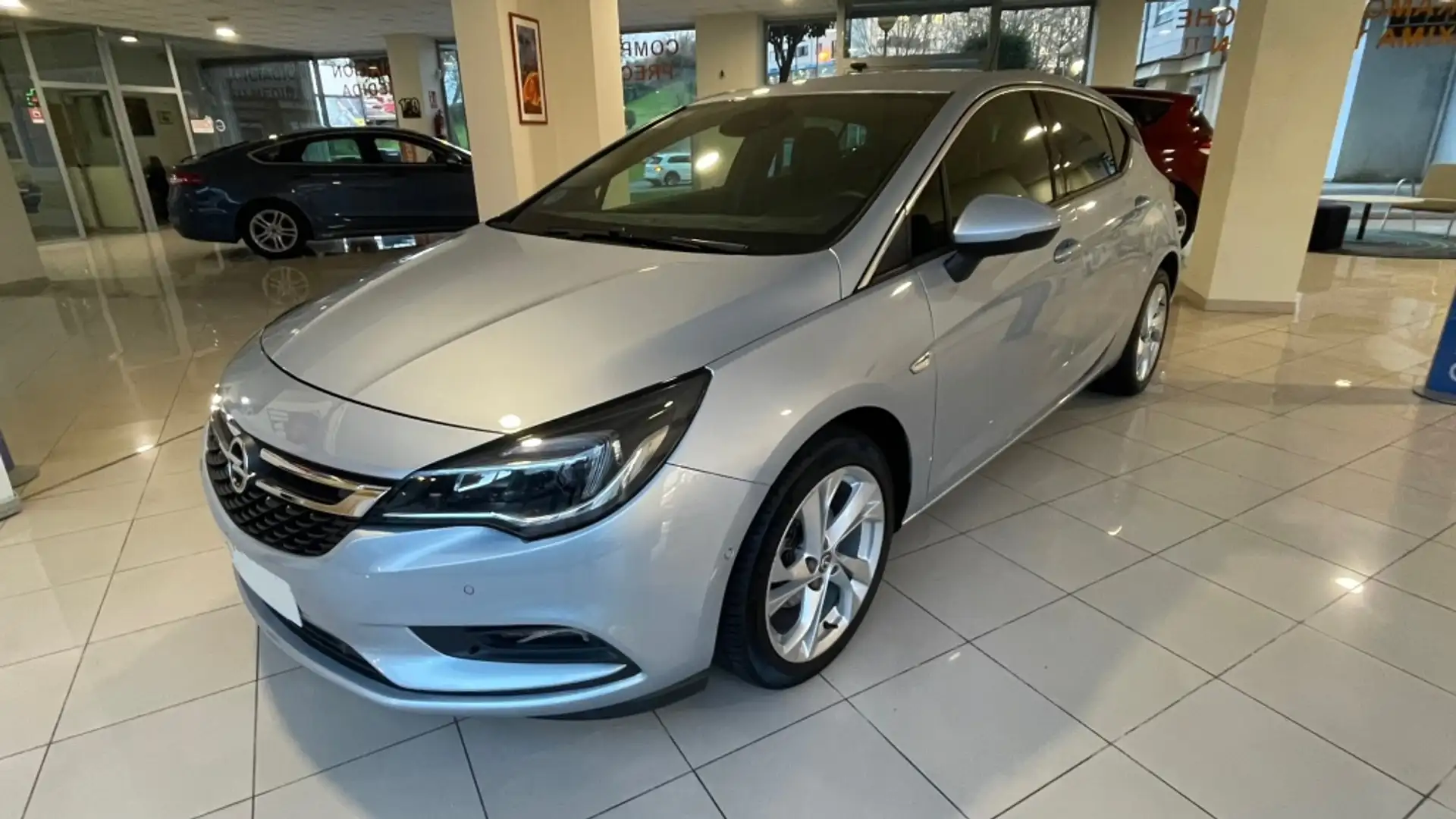 Opel Astra 1.4T Dynamic 125 Gris - 1