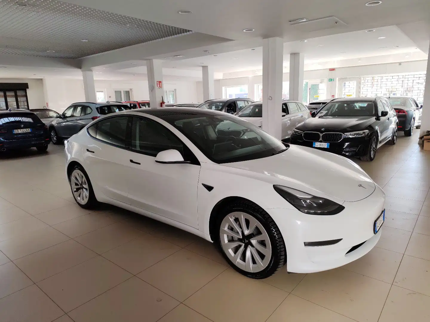 Tesla Model 3 Long Range DualMotor AWD Tetto Pelle AUTOPILOT 19” Bianco - 2