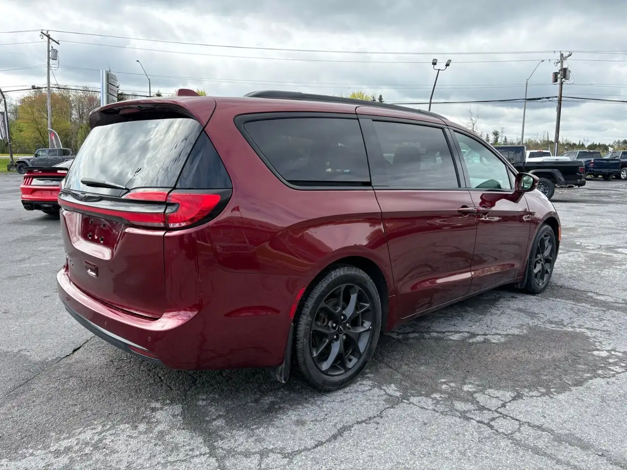 Chrysler Pacifica снимка Chrysler Pacifica