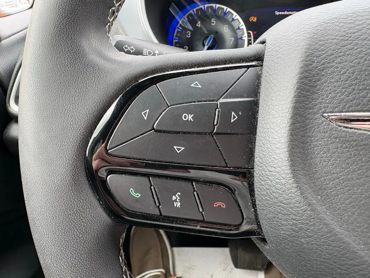 Chrysler Pacifica снимка Chrysler Pacifica