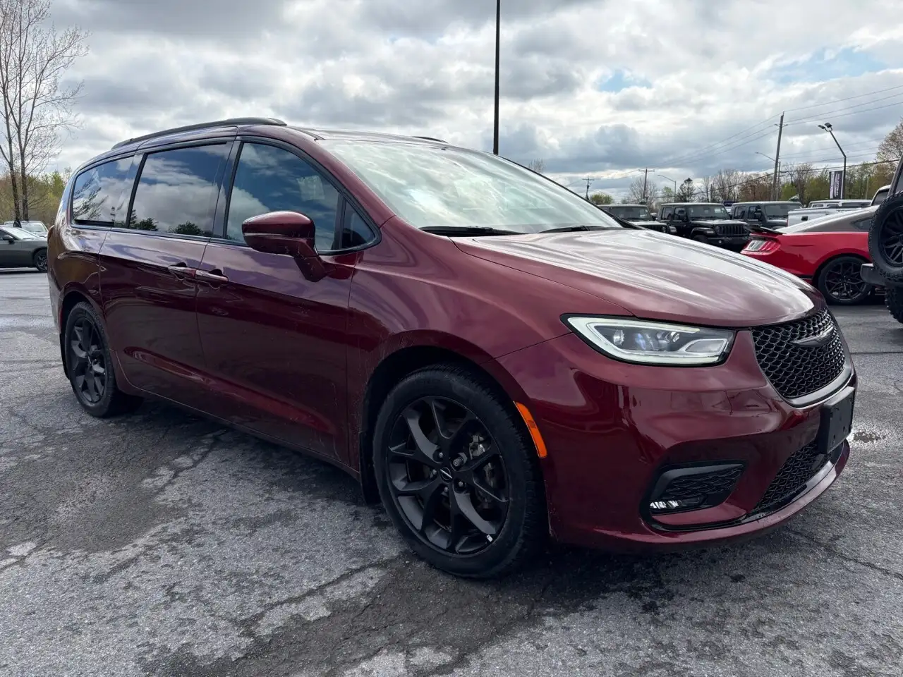 Chrysler Pacifica снимка Chrysler Pacifica