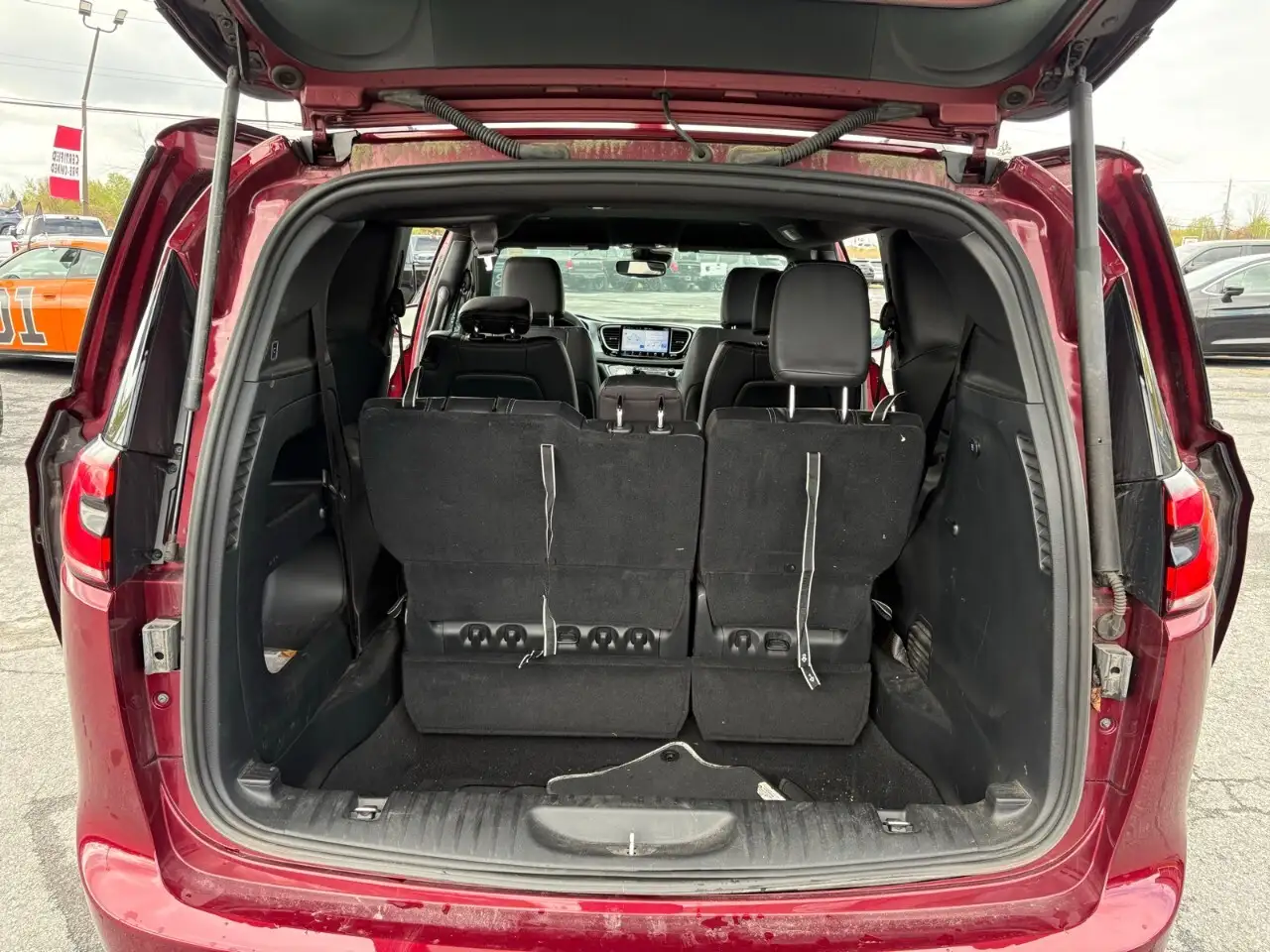 Chrysler Pacifica снимка Chrysler Pacifica