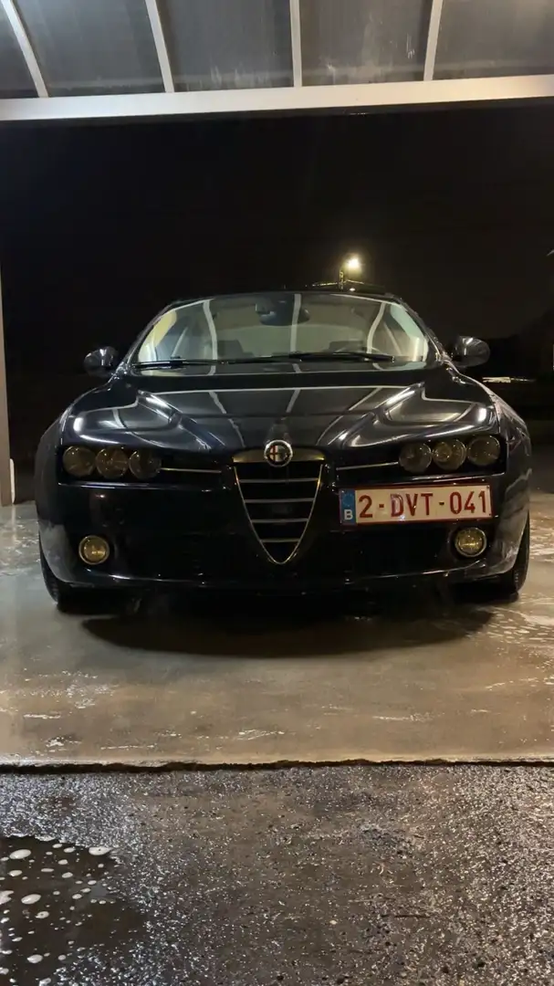 Alfa Romeo 159 Sportwagon 1.9 JTDM 8V DPF Distinctive Schwarz - 1
