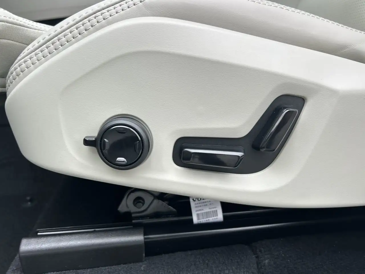 Volvo XC60 снимка Volvo XC60