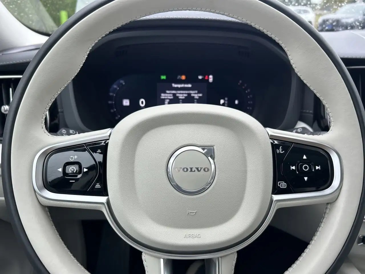 Volvo XC60 снимка Volvo XC60