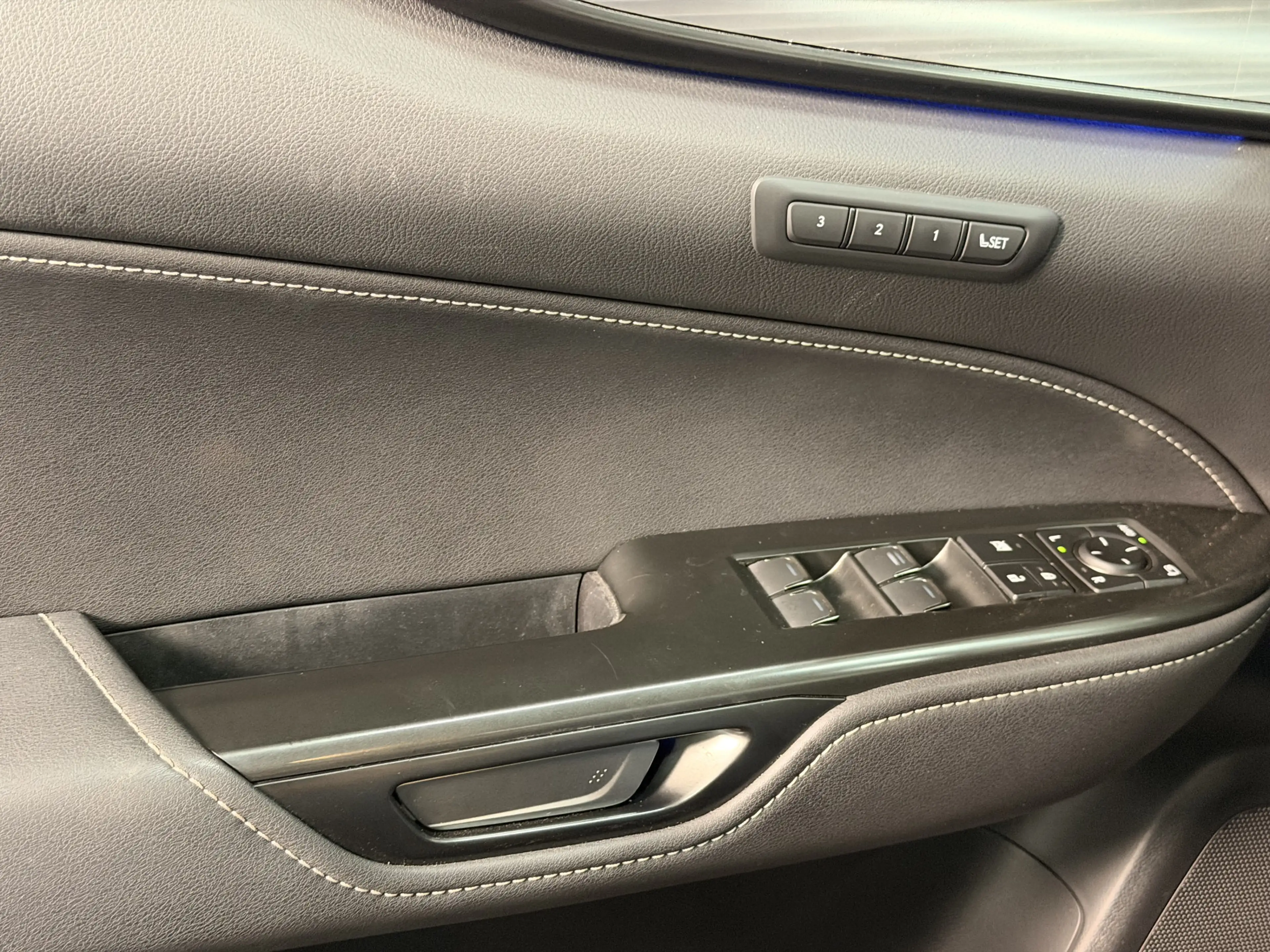Lexus NX 450h+ AWD F SPORT Line | Schuif -/ kanteldak | — photo 15
