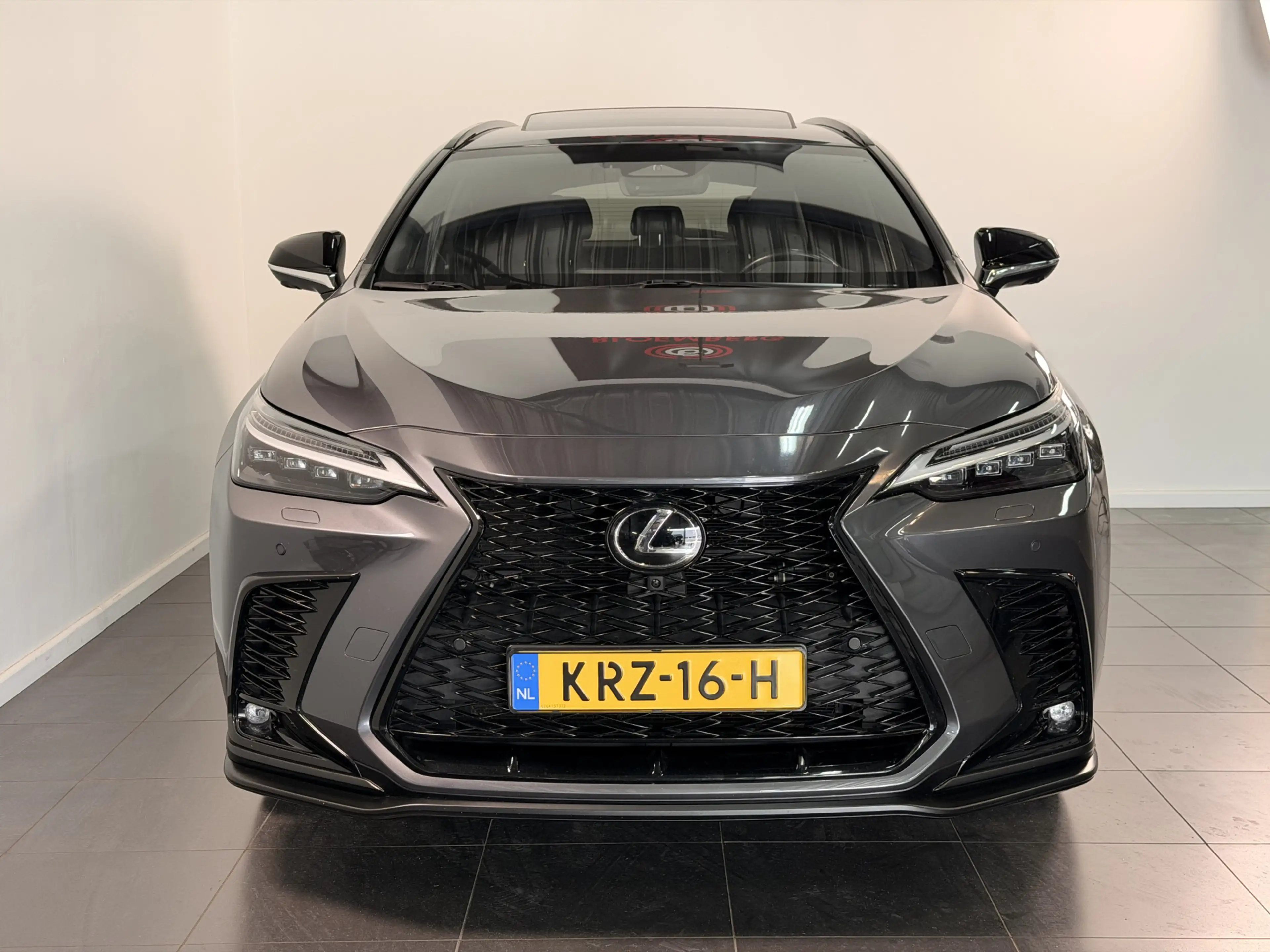 Lexus NX 450h+ AWD F SPORT Line | Schuif -/ kanteldak | — photo 2