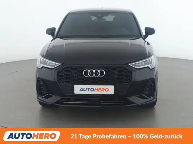 Audi Q3 view 9