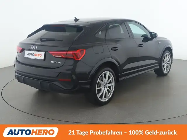Audi Q3 view 6