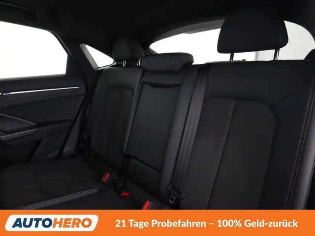 Audi Q3 view 14