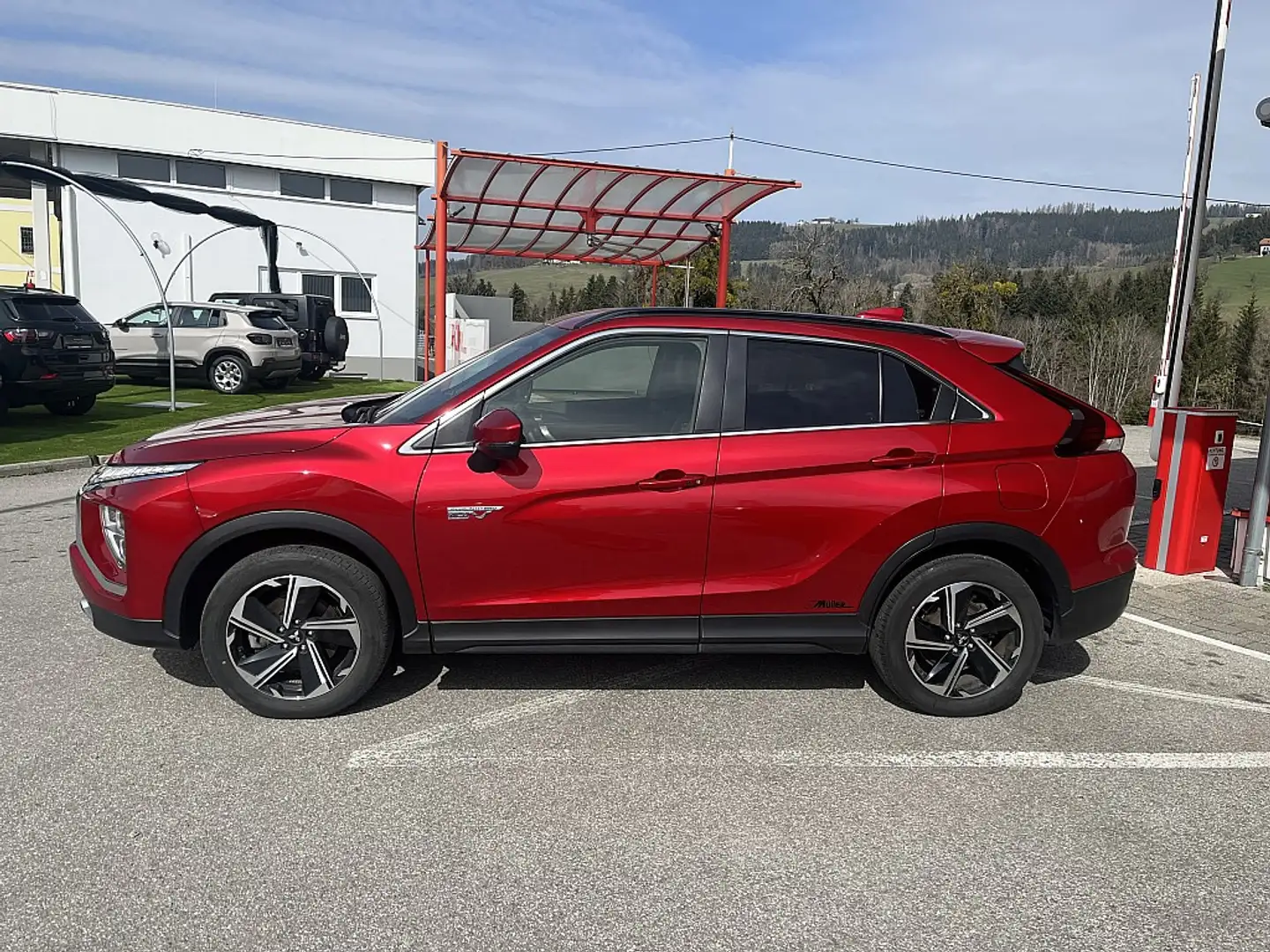 Mitsubishi Eclipse Cross 2,4 PHEV 4WD Intense+ CVT Aut. Rouge - 2