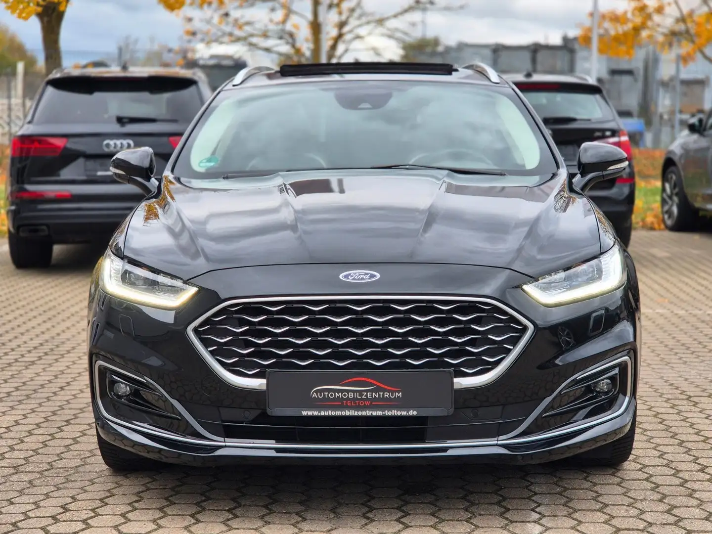 Ford Mondeo Turnier 2.0 EcoBlue Vignale 1.Hand Schwarz - 2