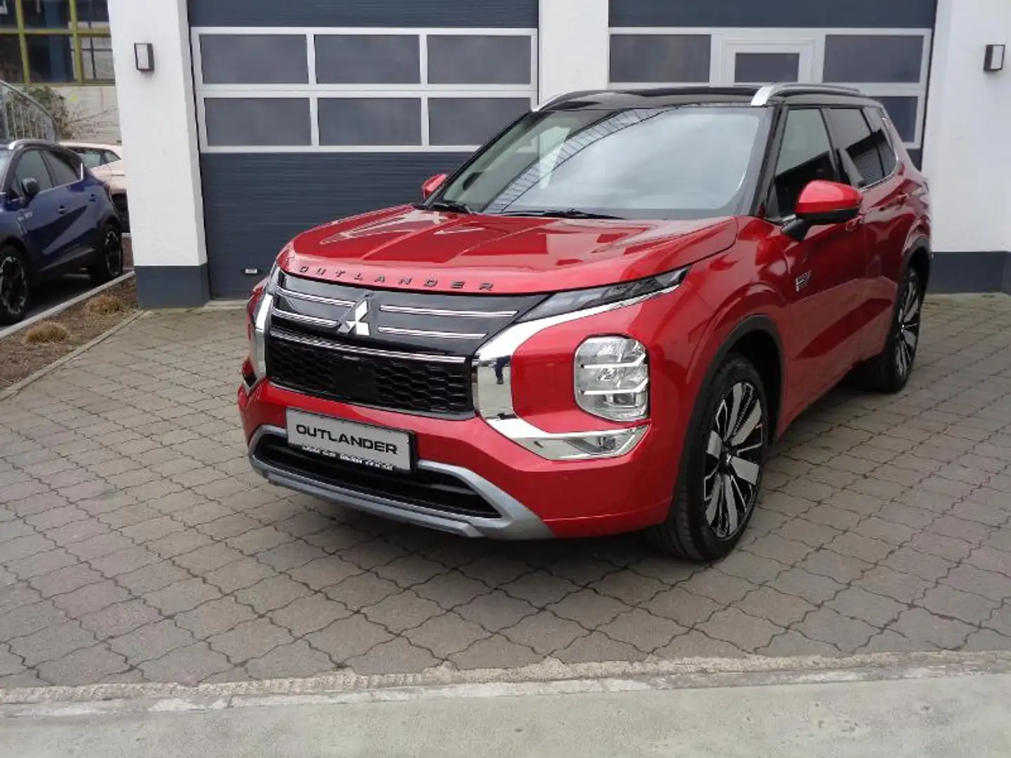 Mitsubishi Outlander 2.4L PHEV TOP 2-Farb Rot - 2