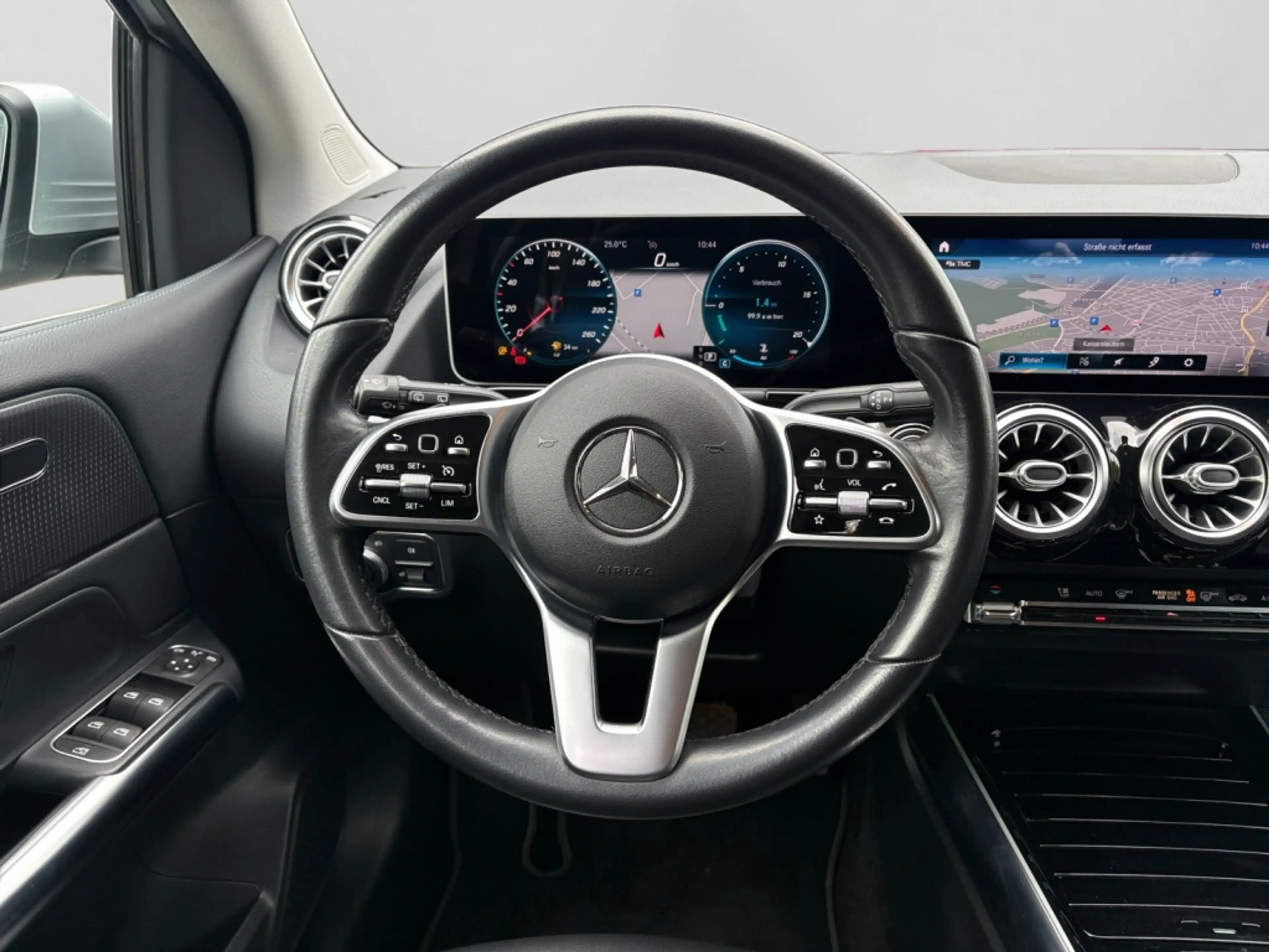 Mercedes-Benz B 250 PROGRESSIVE|LED|AMBI|KAM|PDC|AHK|TEMP|SHZ — photo 13