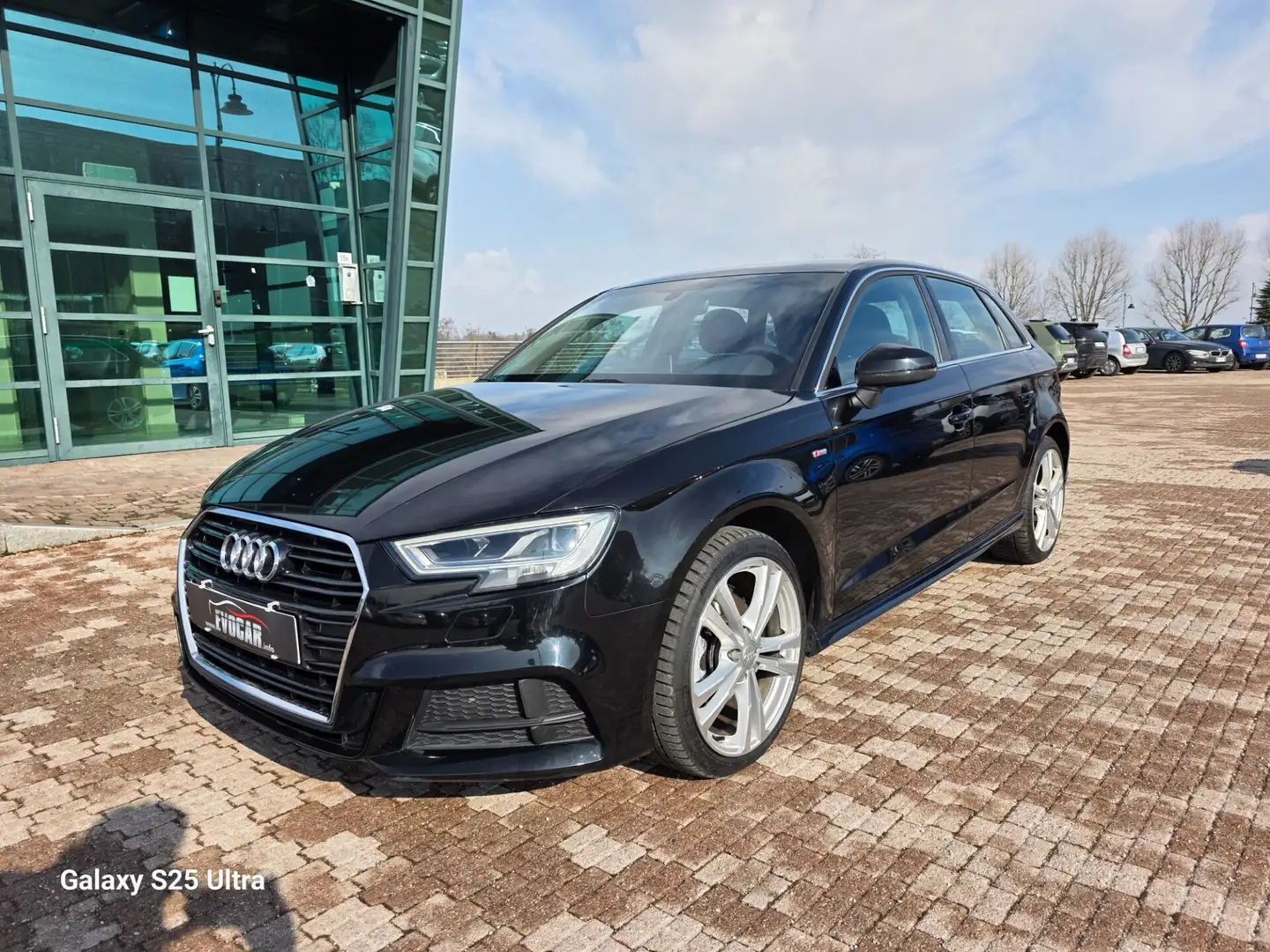 Audi A3 A3 SPB s line ritiro usato/scambio Schwarz - 1
