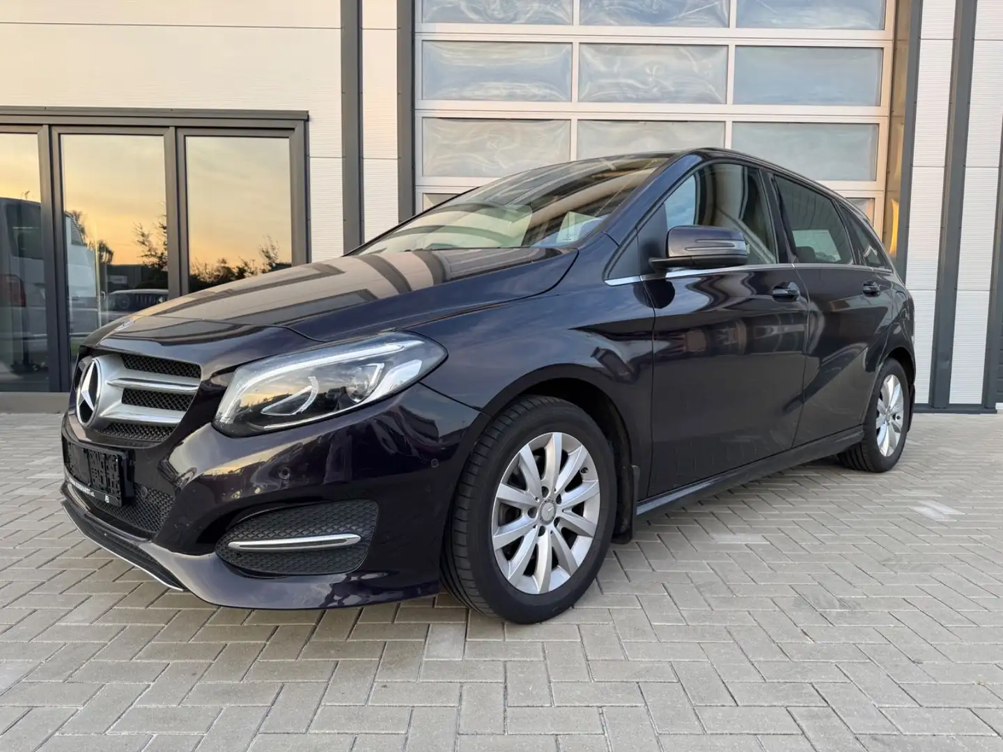 Mercedes-Benz B 200 LED KAMERA SPORTSITZE FACELIFT Violett - 2