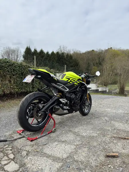 Triumph Street Triple RS - foto 4