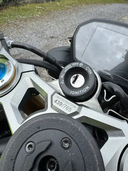 Triumph Street Triple RS - foto 6