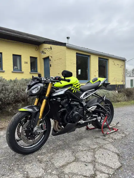 Triumph Street Triple RS - foto 2