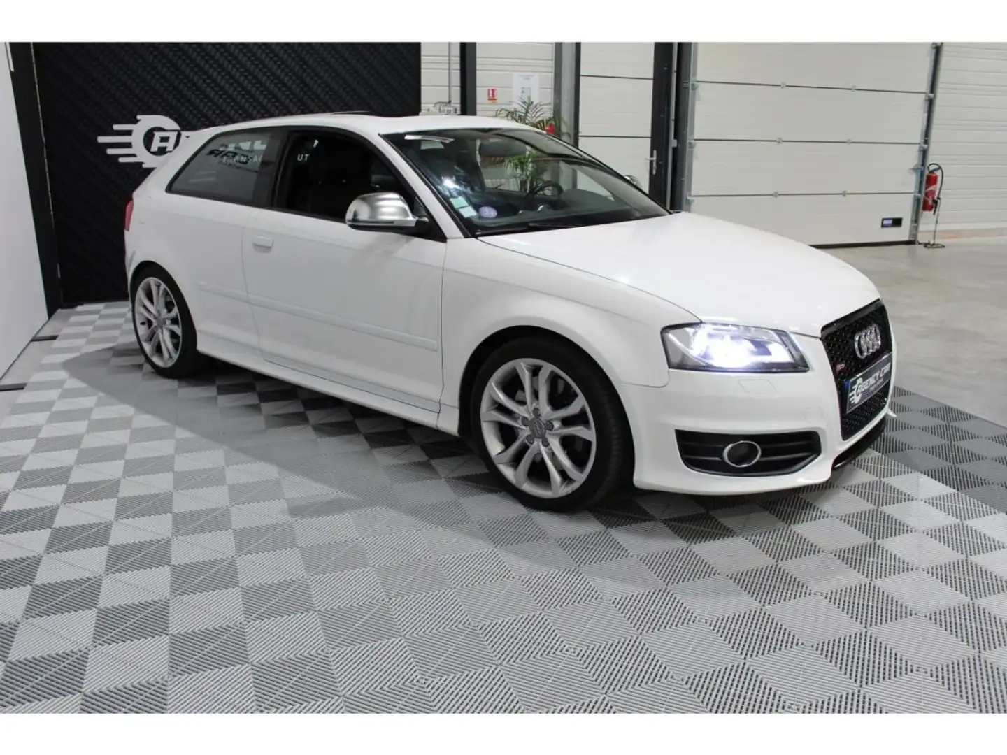 Audi S3 Quattro 2.0i TFSI - BV S-tronic 8P COUPE . SUIVI - GARANTIE Blanc - 2