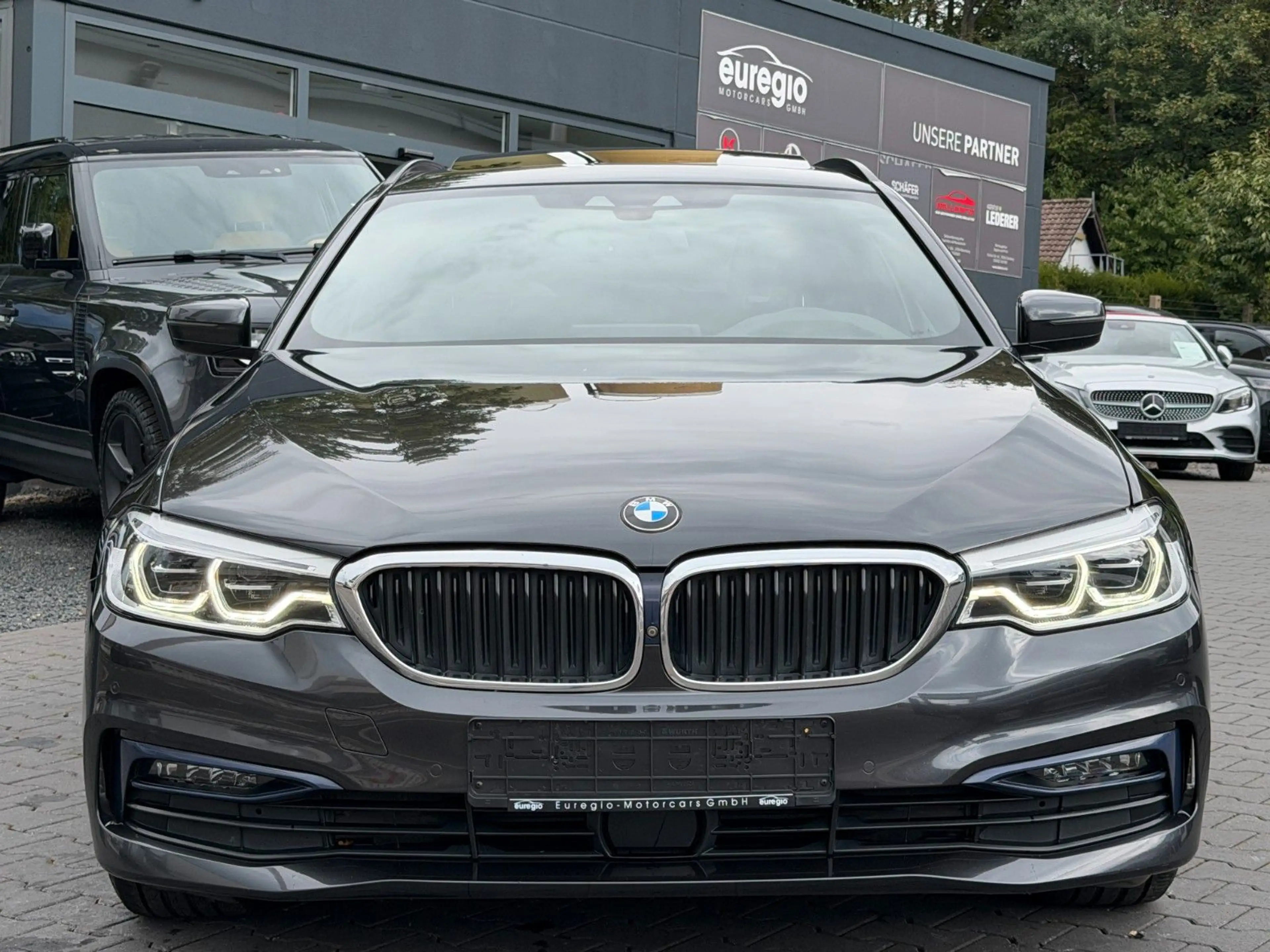 BMW 540 i xDrive Sport Line Aut. Head Up - LED /// — photo 4