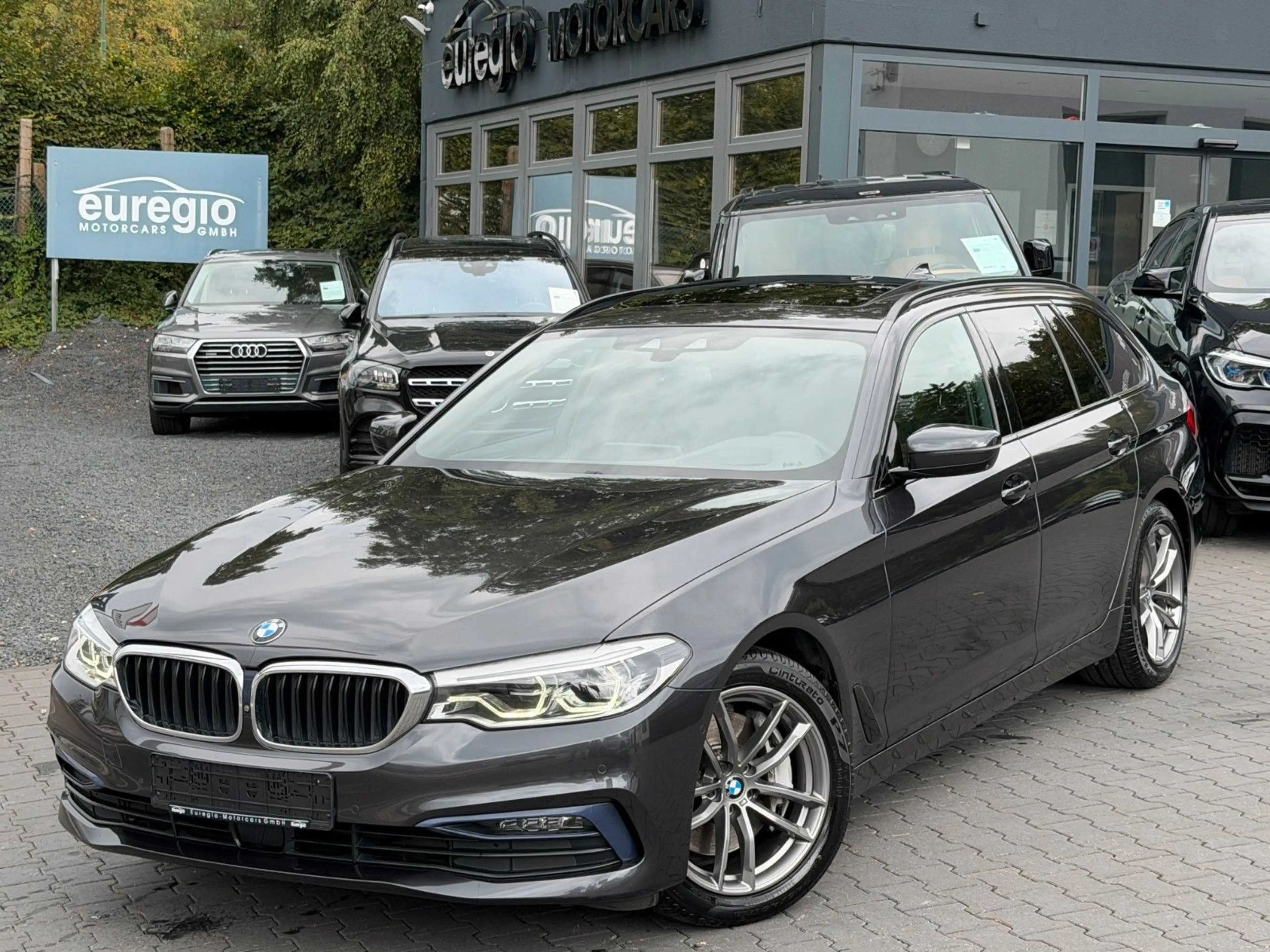 BMW 540 i xDrive Sport Line Aut. Head Up - LED /// — photo 2