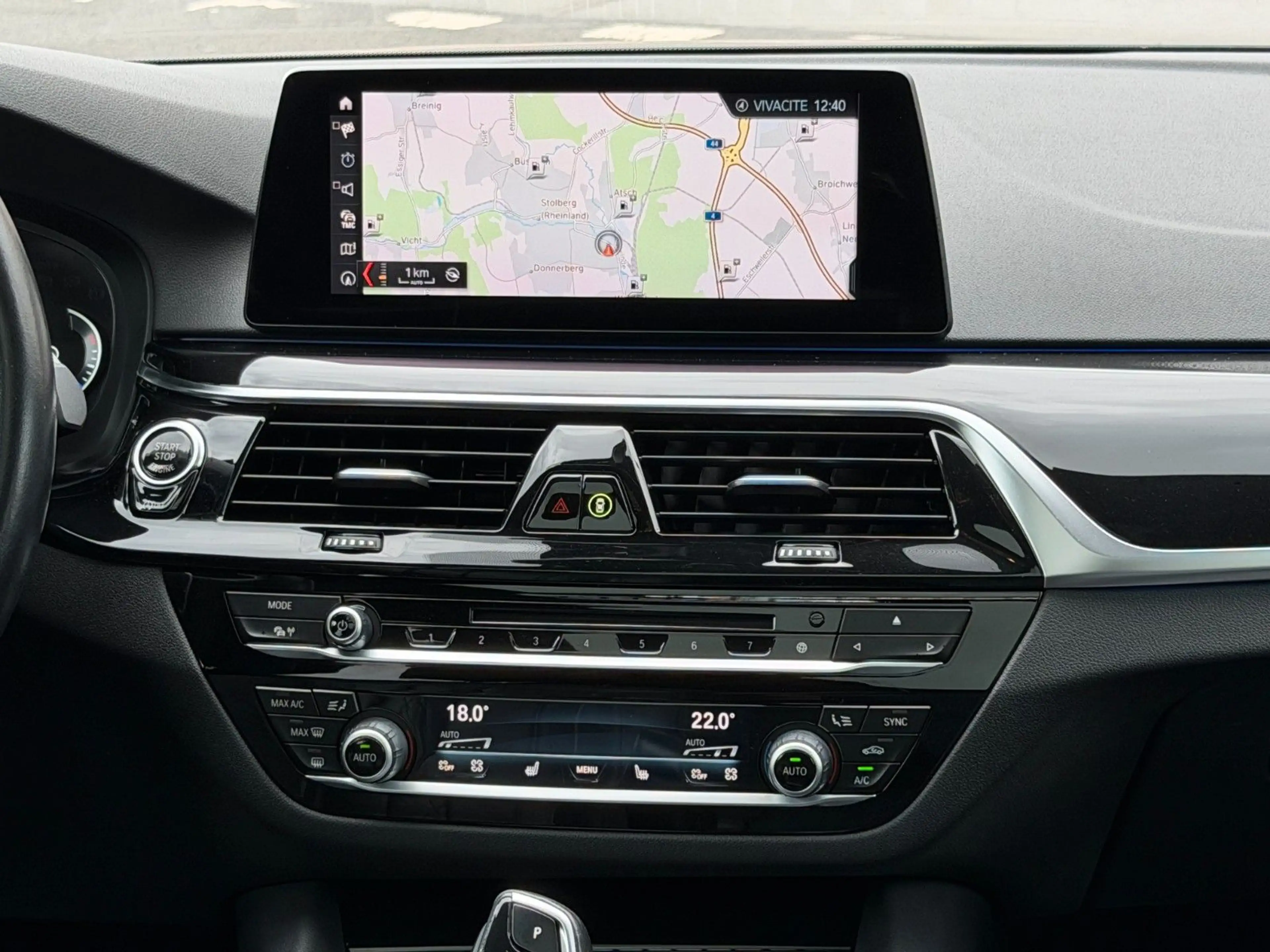 BMW 540 i xDrive Sport Line Aut. Head Up - LED /// — photo 15