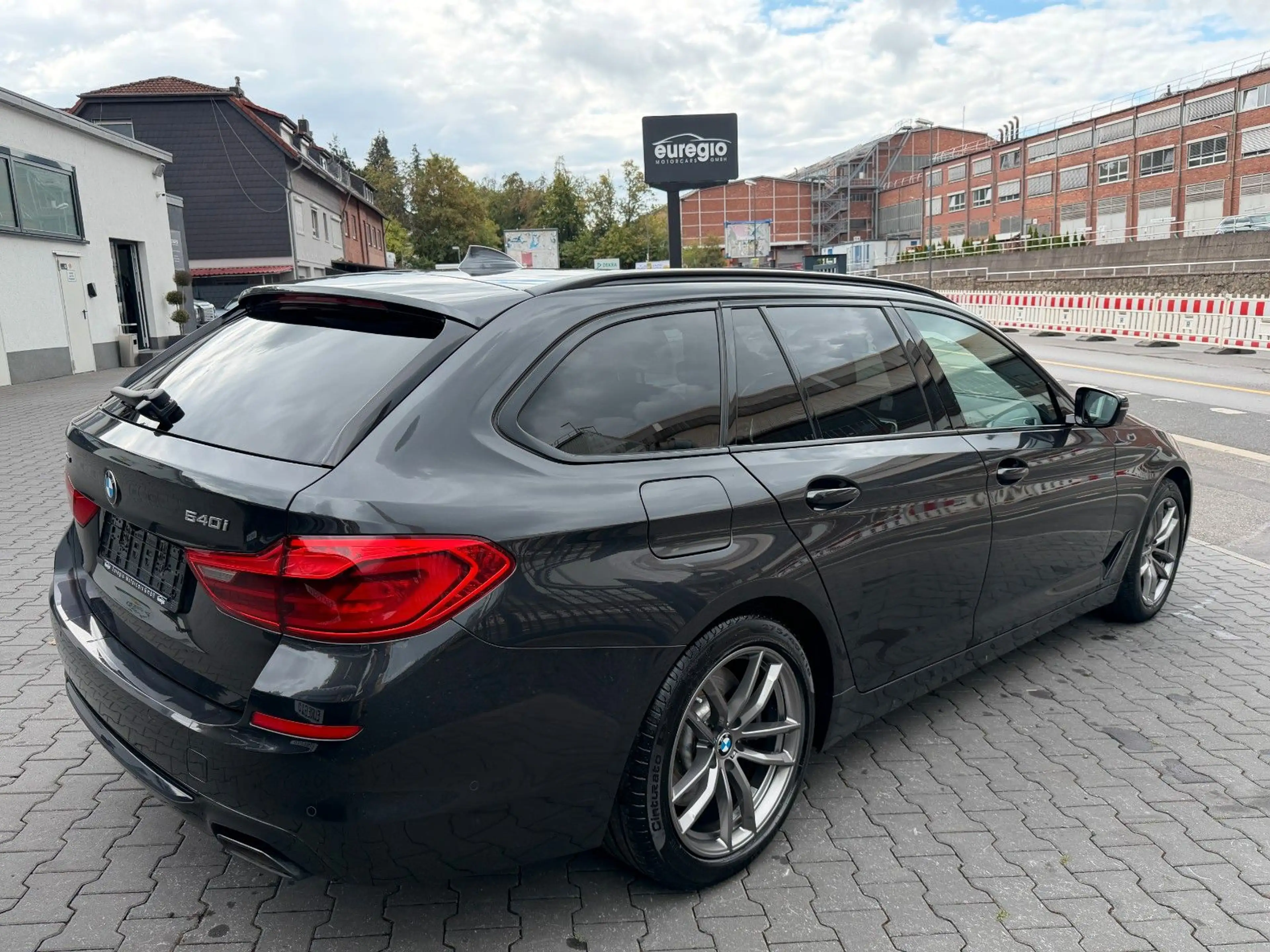 BMW 540 i xDrive Sport Line Aut. Head Up - LED /// — photo 11