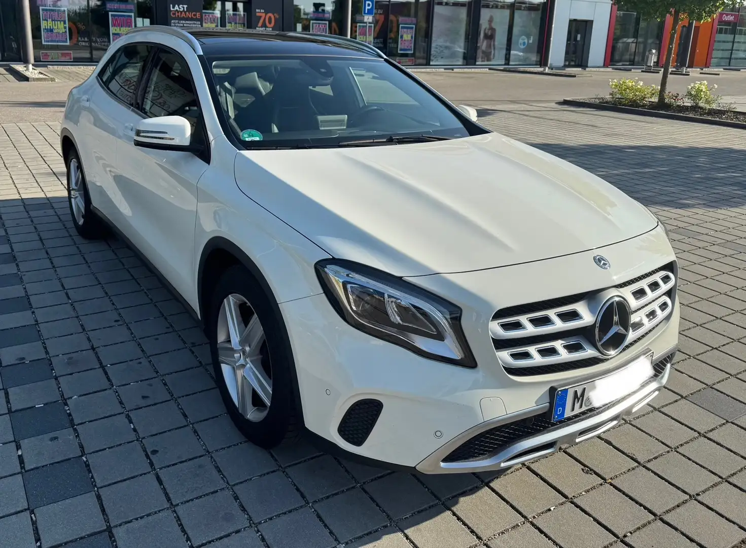 Mercedes-Benz GLA 180 GLA 180 Style Weiß - 1