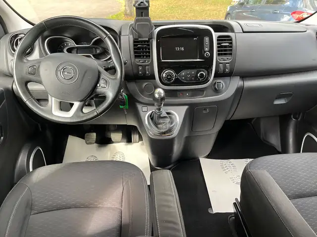 Opel Vivaro view 12