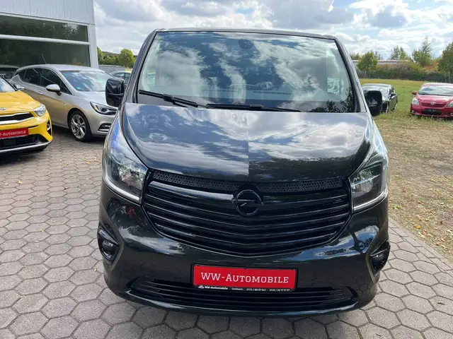 Opel Vivaro view 4