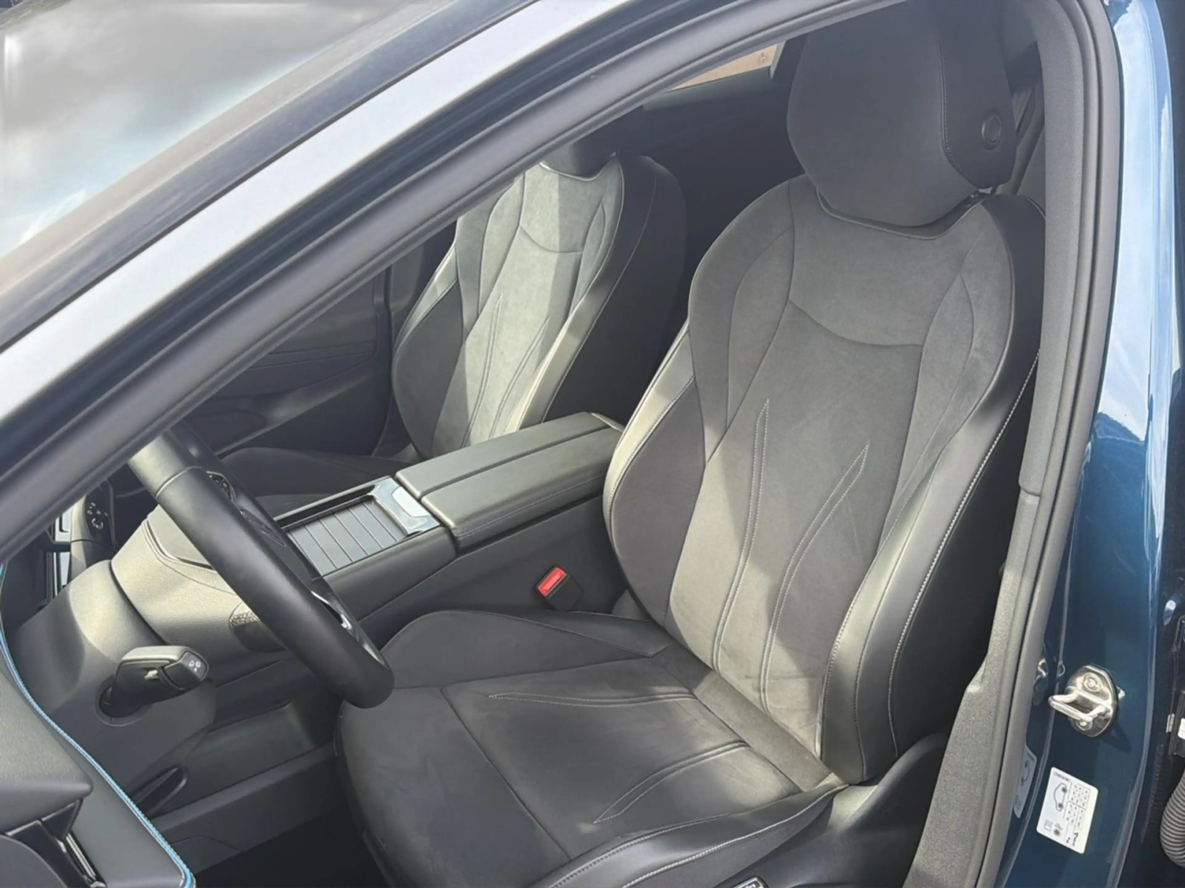 Volkswagen ID.7 Pro 77kWh RüKa SiHz WäPu Matrix Ambiente — photo 8
