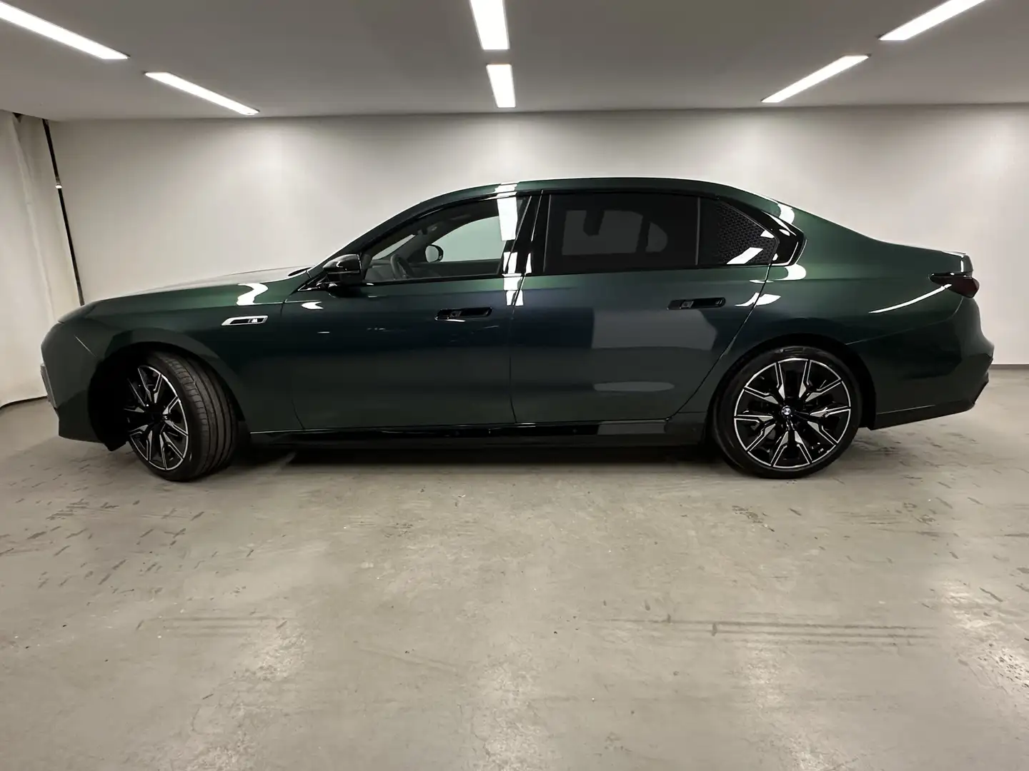 BMW i7 M70 xDrive Limousine+Individual+UPE 229.570+M Spor Green - 2