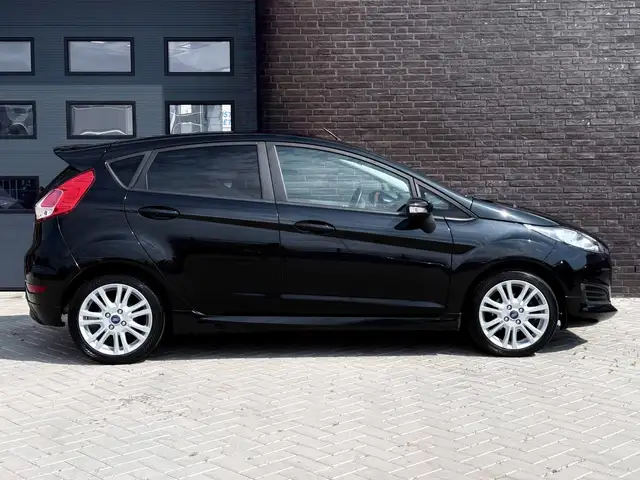 Ford Fiesta view 3