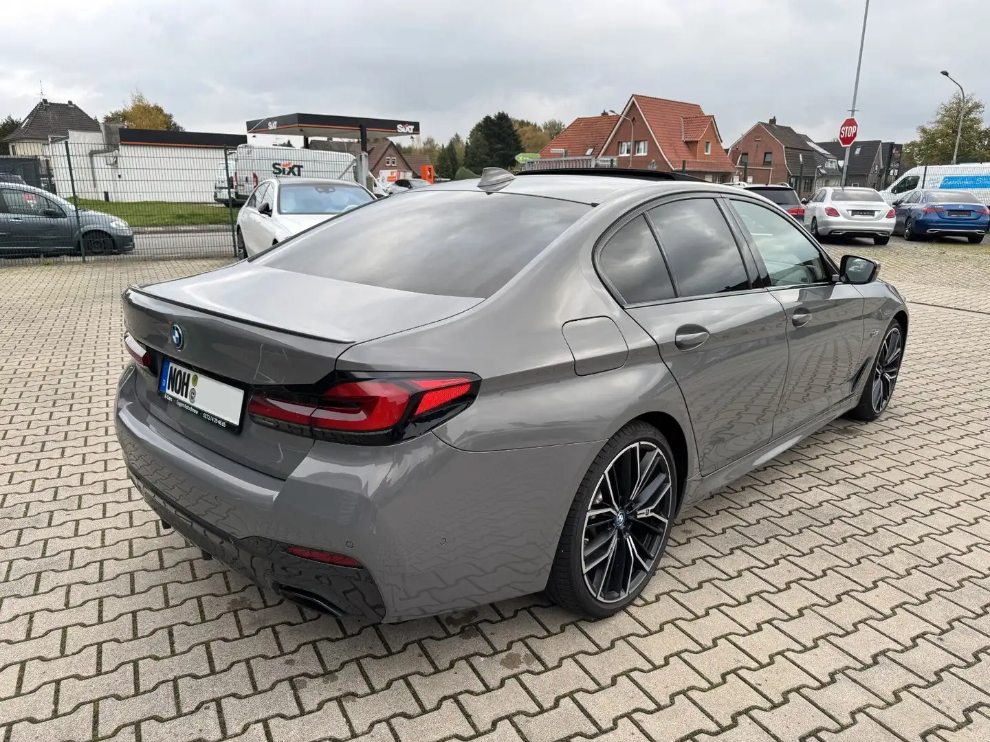 BMW 545 e xDrive M Sport*Bowers*Laser*Massage*360°Kam Gris - 2