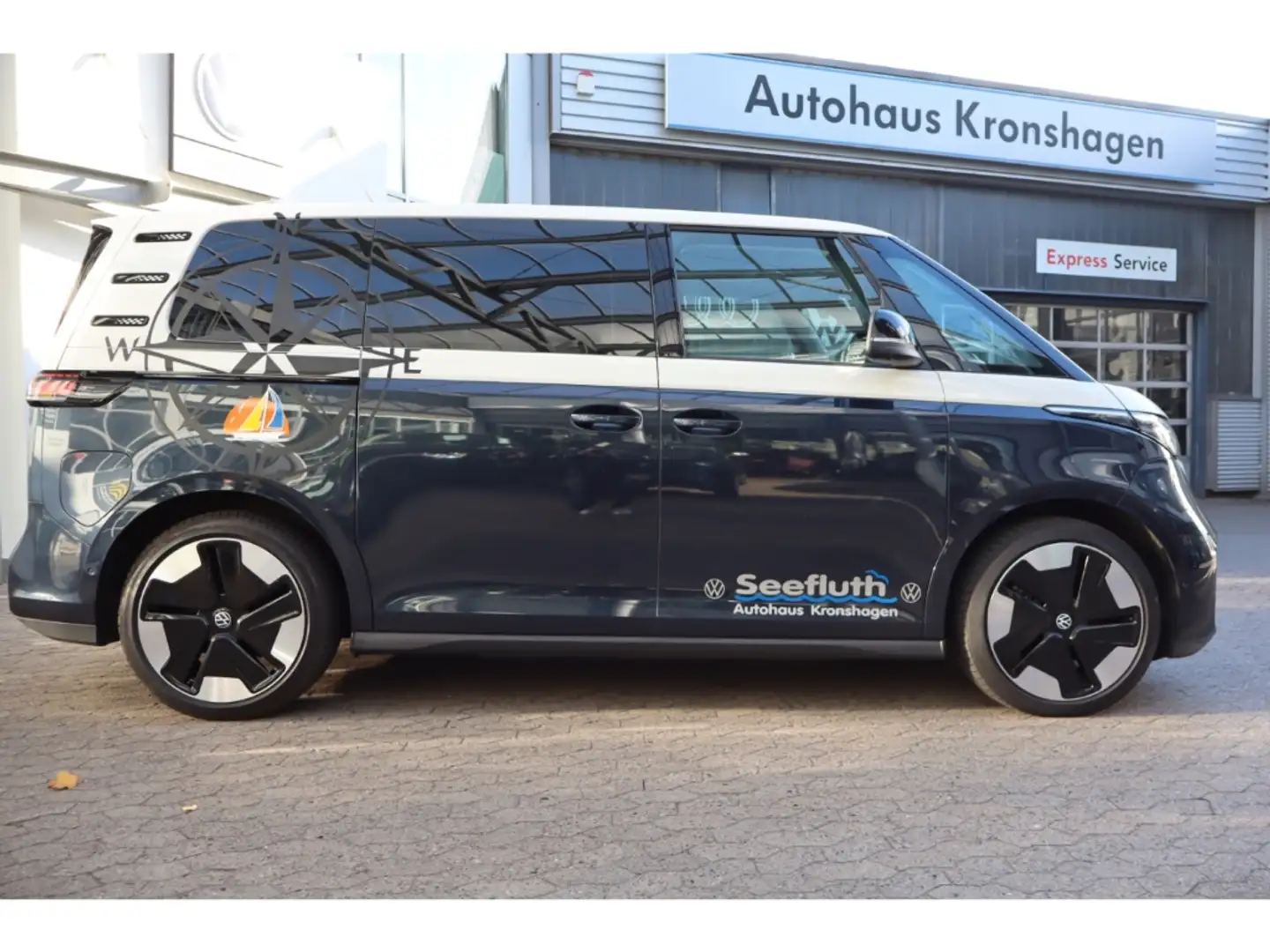 Volkswagen ID. Buzz 150KW Pro AHK RFK Navi LED-Matrix ACC Blauw - 2