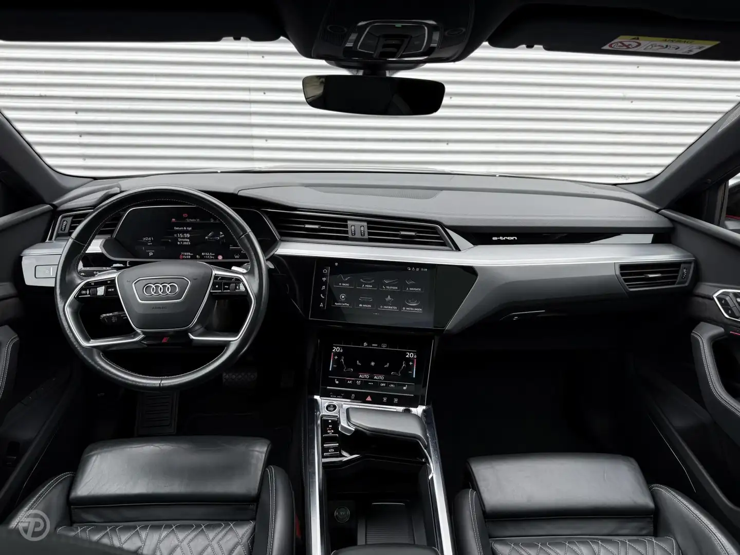 Audi e-tron Sportback 55 quattro S edition 95 kWh 408 PK S-Lin Zwart - 2