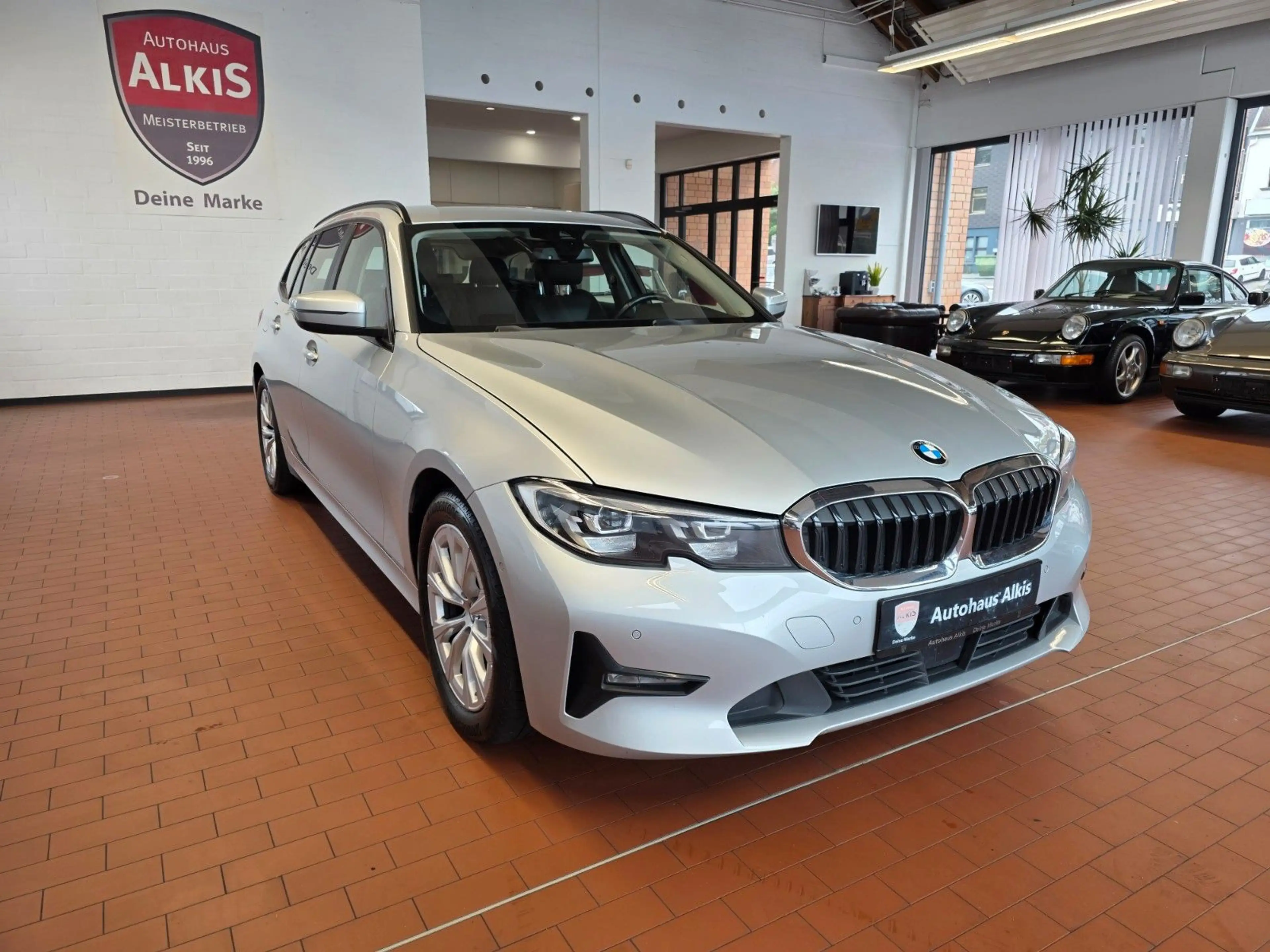 BMW 318 d Advantage+Virtuell Cockpit+ACC+LED+AHK — photo 5