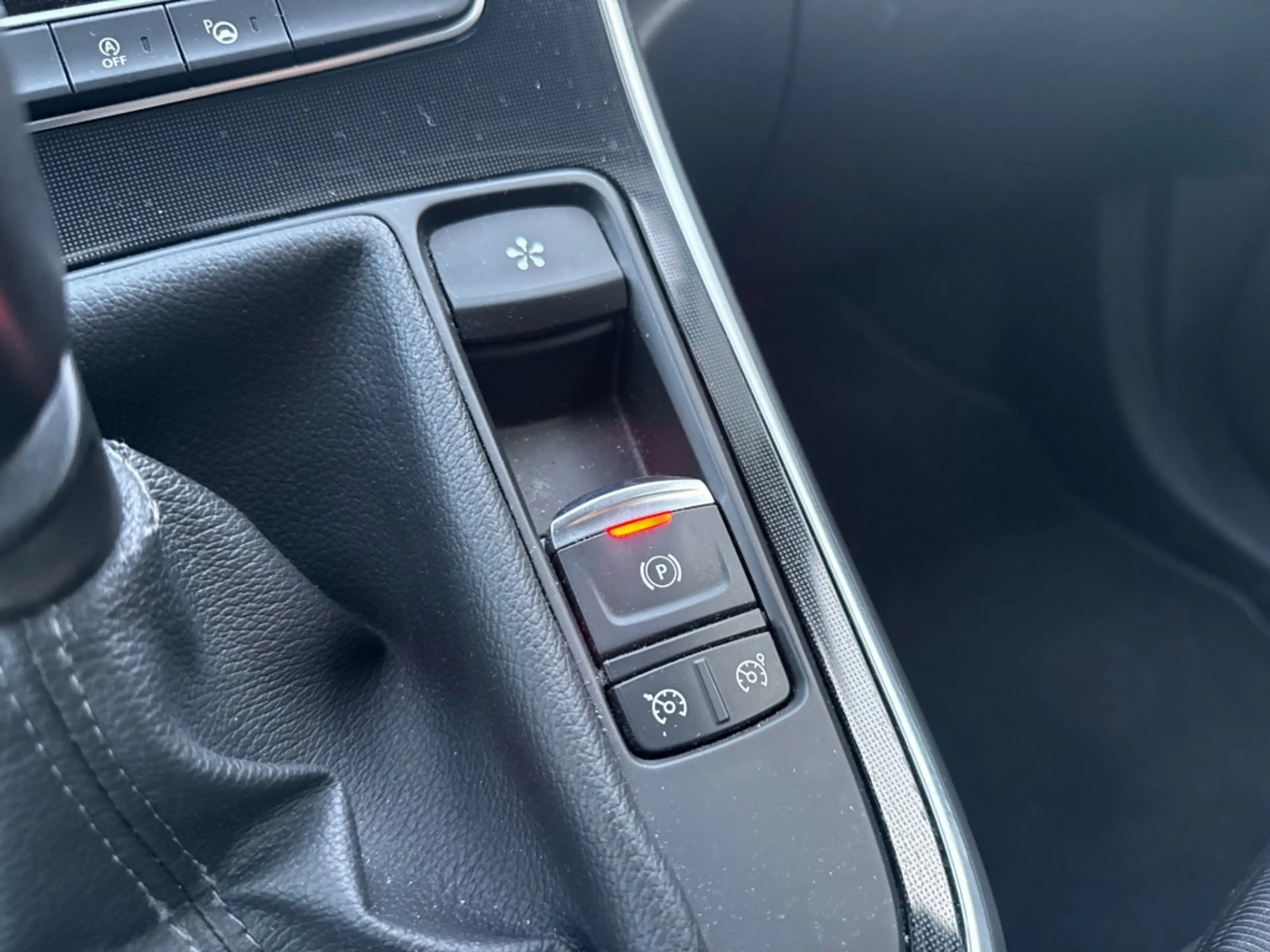 Renault Grand Scenic 1.2 TCE BOSE 130pk Orig. NL/Bose Sound/Camera/Trek — photo 36