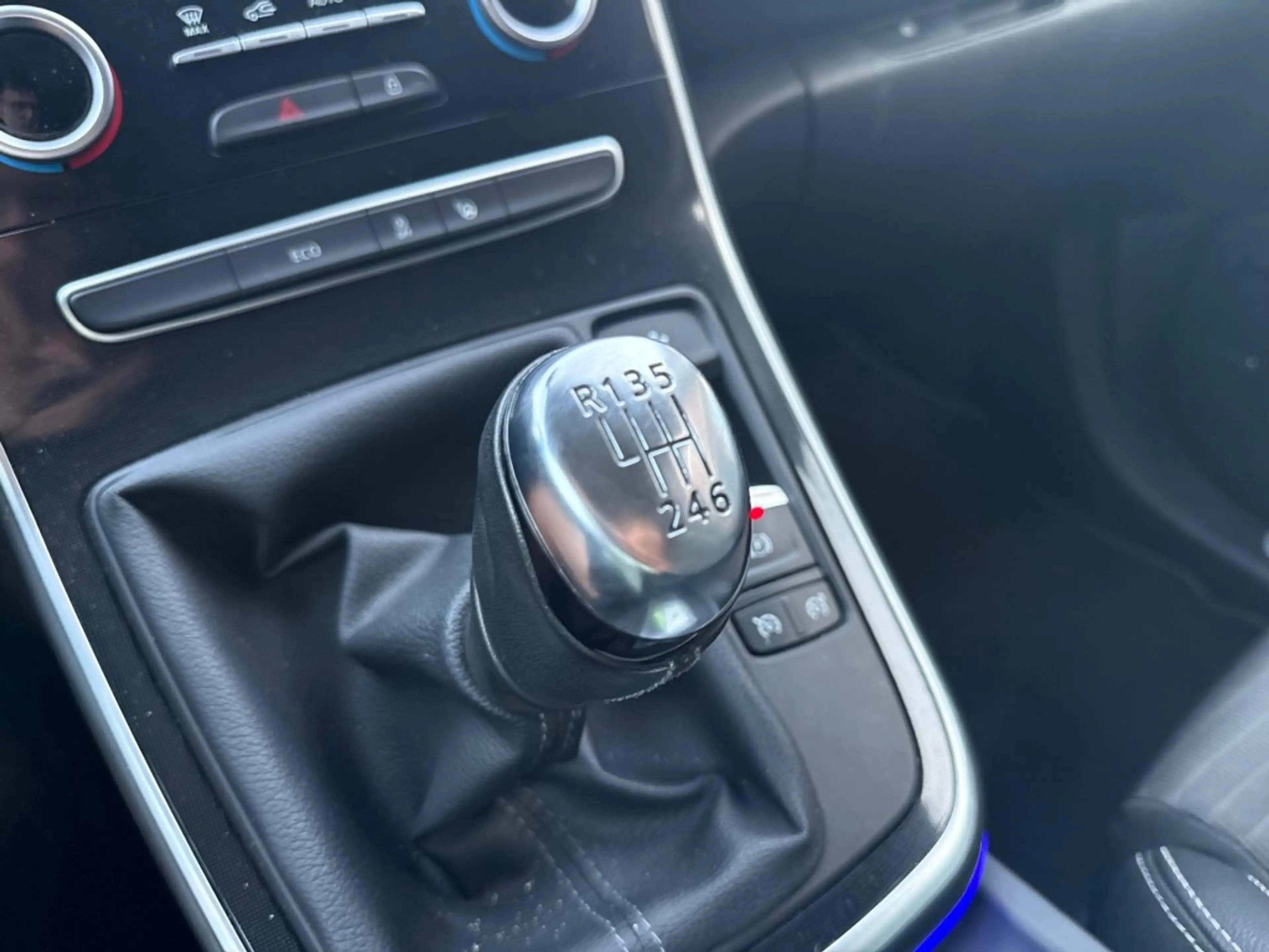 Renault Grand Scenic 1.2 TCE BOSE 130pk Orig. NL/Bose Sound/Camera/Trek — photo 35