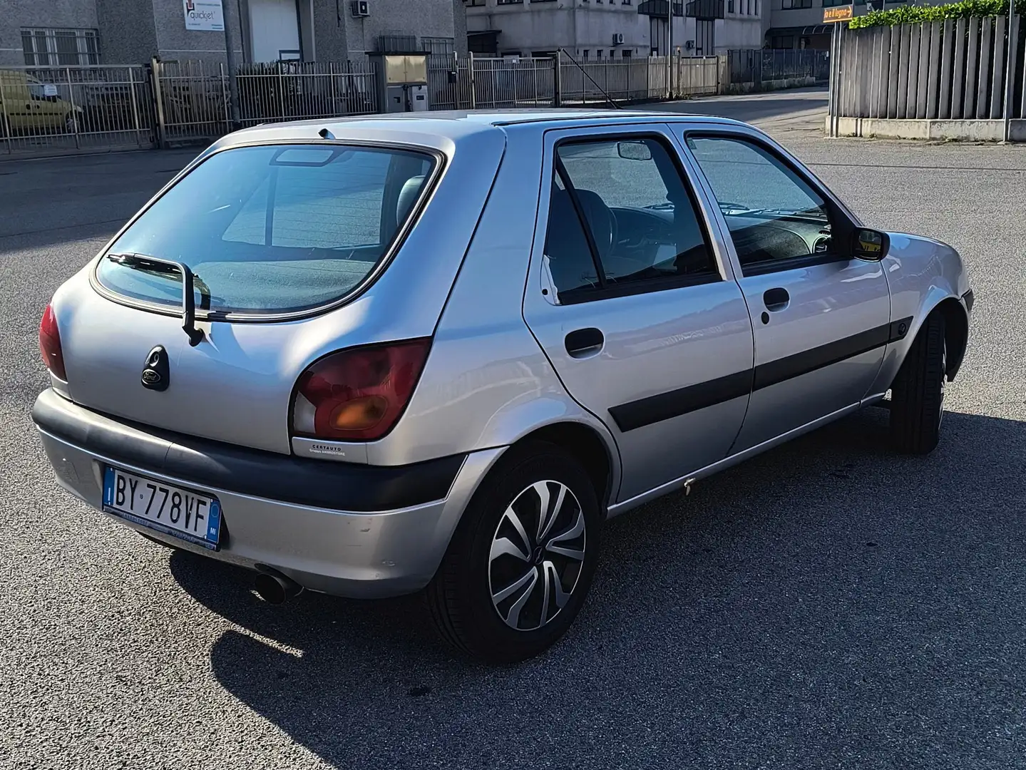 Ford Fiesta Fiesta 5p 1.2 16v Ambiente Argento - 2
