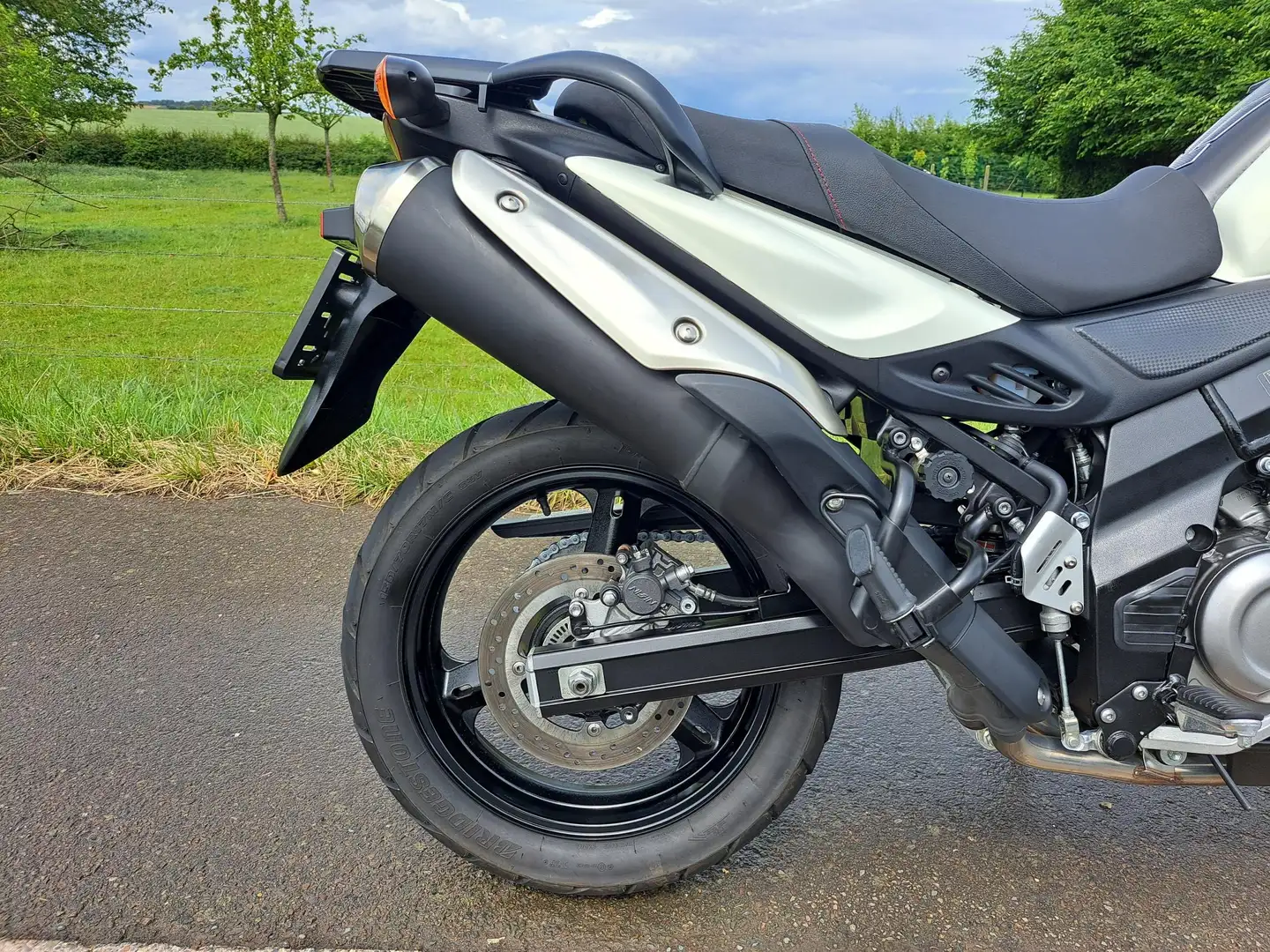 Suzuki V-Strom 650 ABS Alb - 2