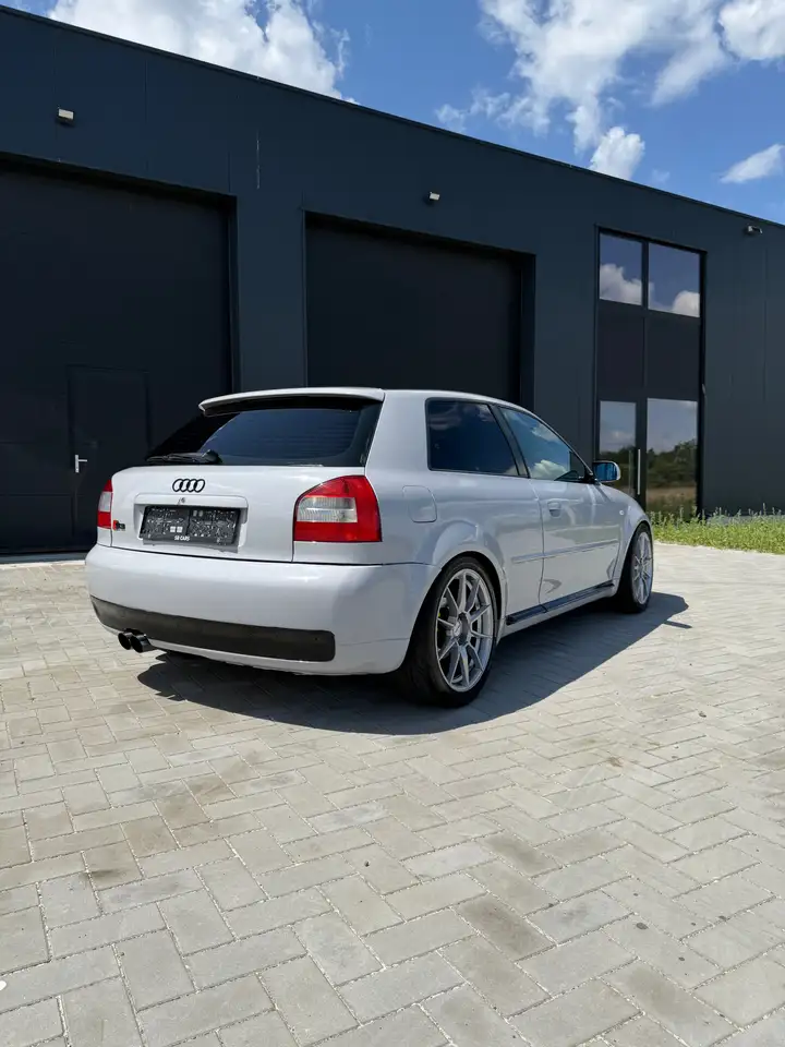 Audi S3 1.8 Turbo, foto 2