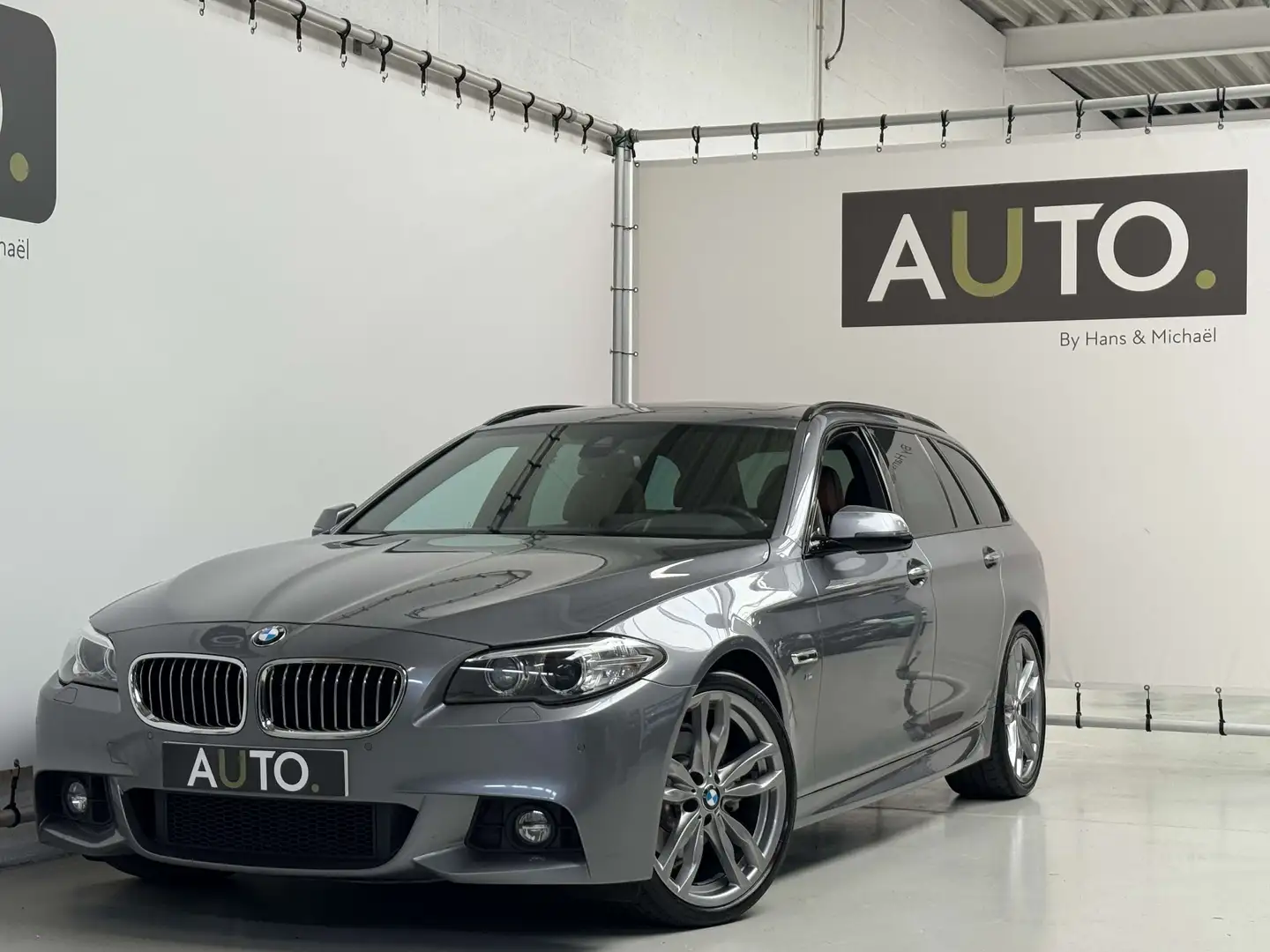 BMW 520 Touring dAS M-PACK *FULL*1eEIGN*PANO*CAMERA* Gris - 1