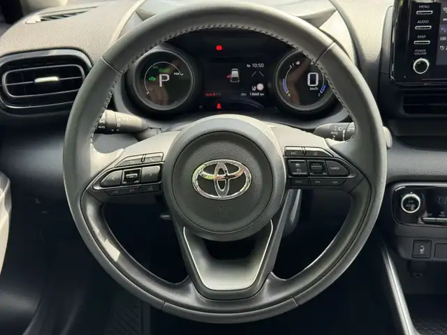 Toyota Yaris view 10