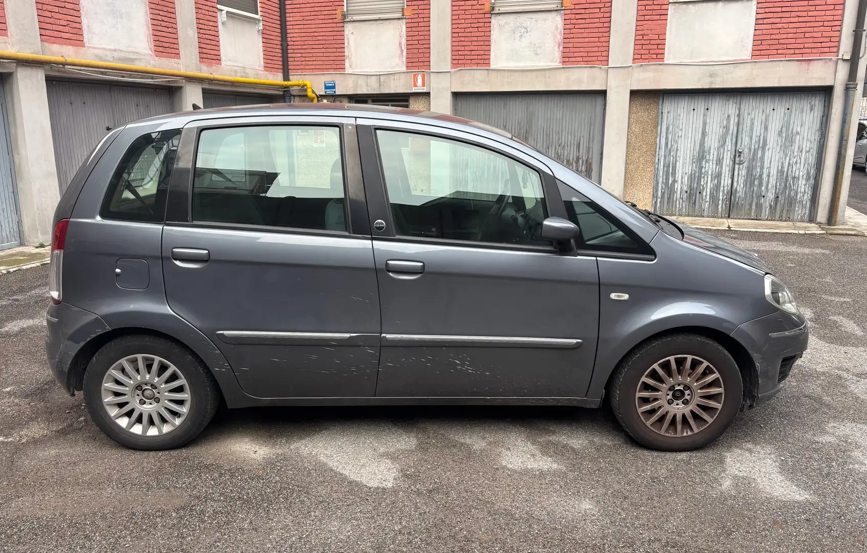 Lancia MUSA Musa II 2012 1.4 8v Diva c/c.traz.,esp ecochic Gpl siva - 2